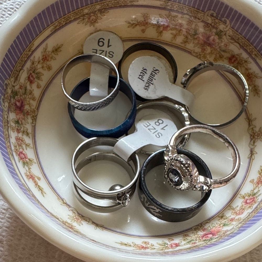 Set of Stylish Rings in Silver and Black 9 pc